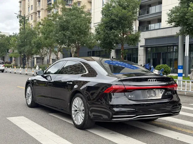 Audi A7L — Фото автомобиля 15