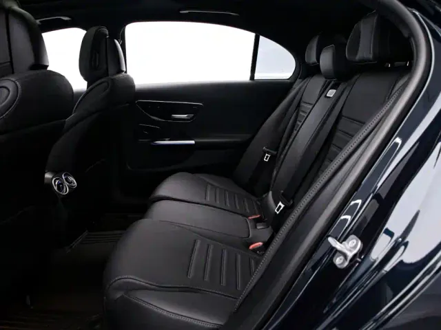Mercedes-Benz C-Class — Фото автомобиля 16