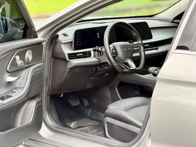 Chery Arrizo 8 — Фото автомобиля 12