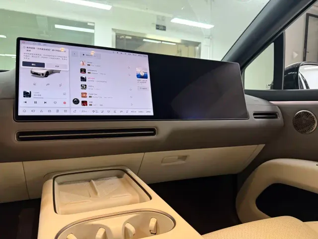 Li Auto i6 — Фото автомобиля 17