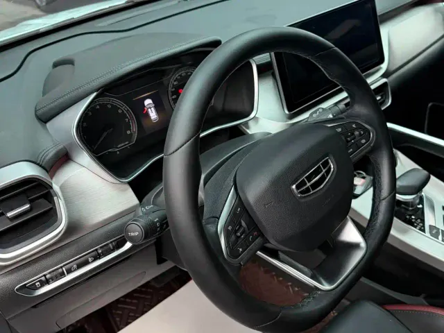 Geely Binyue — Фото автомобиля 10