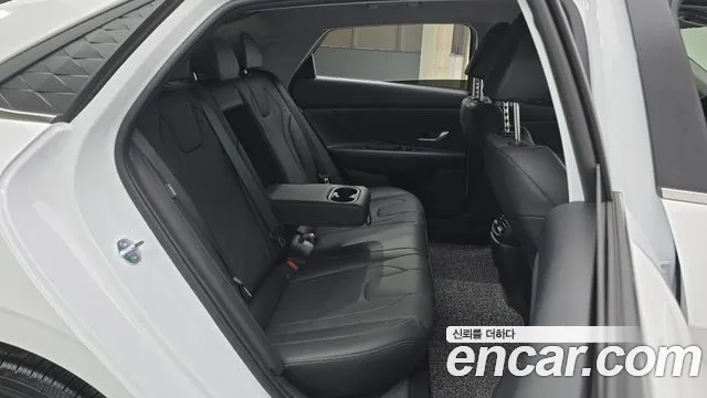 Hyundai Avante CN7 — Фото автомобиля 12