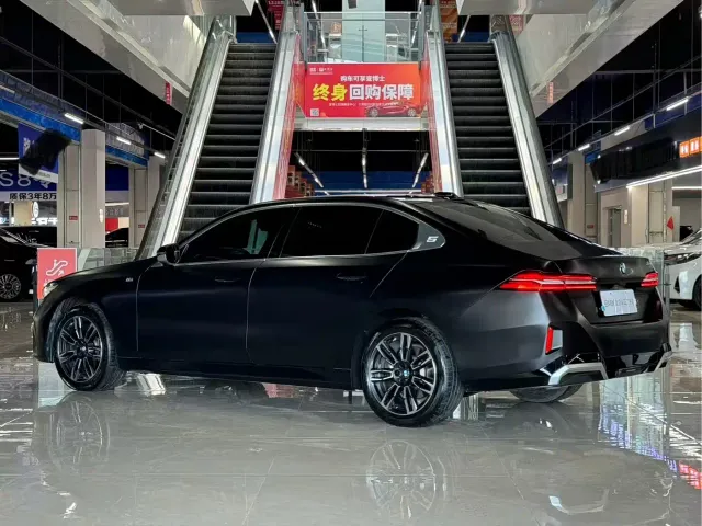 BMW 5 Series — Фото автомобиля 28