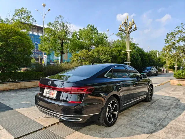 Volkswagen Passat — Фото автомобиля 6