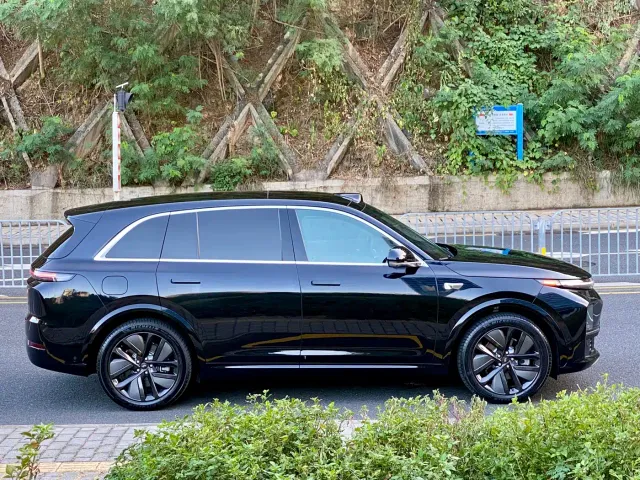 Li Auto L7 — Фото автомобиля 4