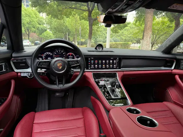 Porsche Panamera 2023 Panamera Executive Long Wheelbase Platinum Edition 2.9T — Фото автомобиля 9