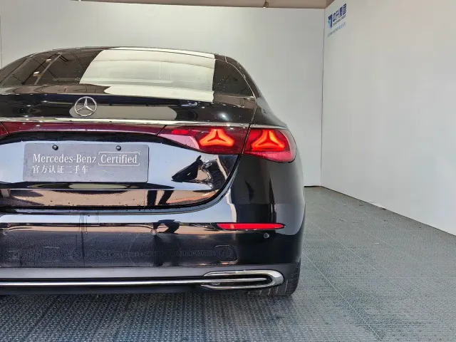 Mercedes-Benz E-Class — Фото автомобиля 19