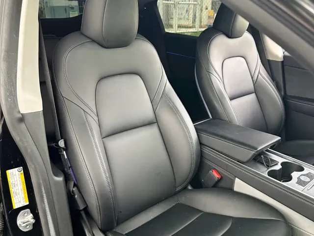 Tesla Model Y — Фото автомобиля 14