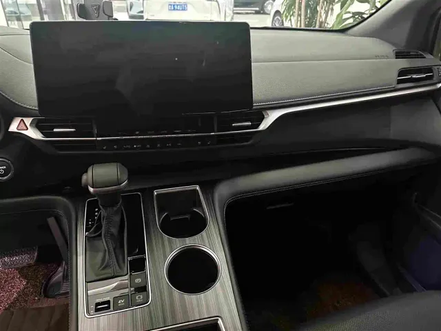 Toyota Sienna — Фото автомобиля 9