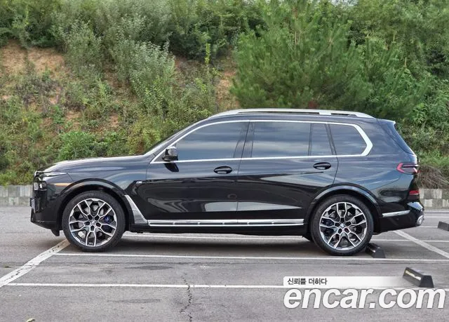 BMW X7 — Фото автомобиля 2