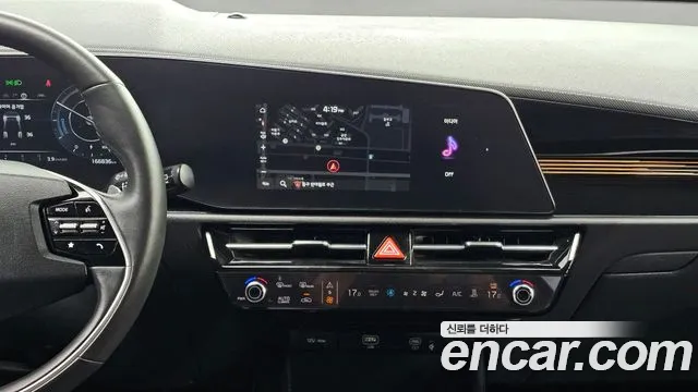 Kia Niro New — Фото автомобиля 24