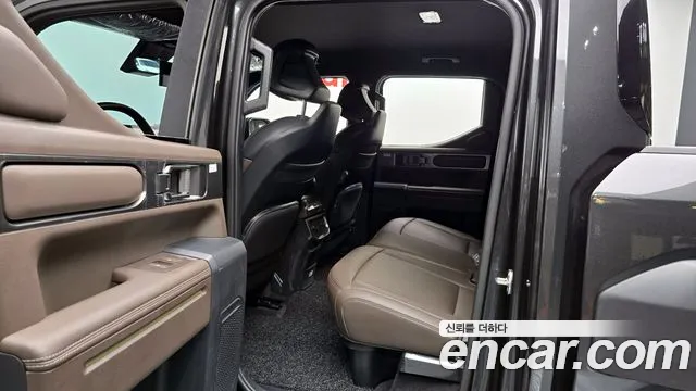 Kia Tasman Tasman 2.5T Бензин 4WD — Фото автомобиля 15