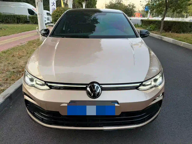 Фотография автомобиля — Volkswagen Golf