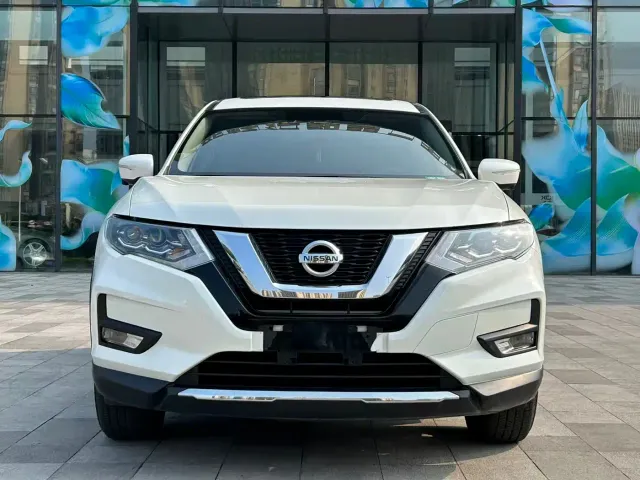Nissan X-Trail — Фото автомобиля 2