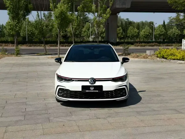 Volkswagen Golf GTI — Фото автомобиля 2