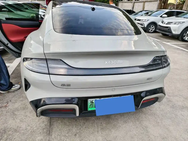 Xiaomi SU7 — Фото автомобиля 12