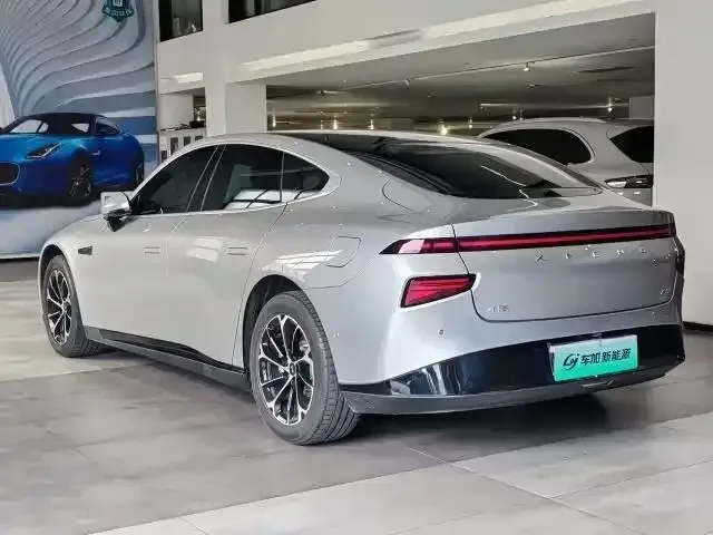 Xpeng P7 — Фото автомобиля 9