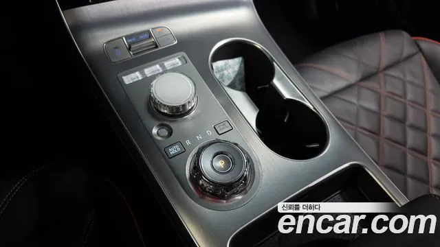 Genesis GV70 — Фото автомобиля 12