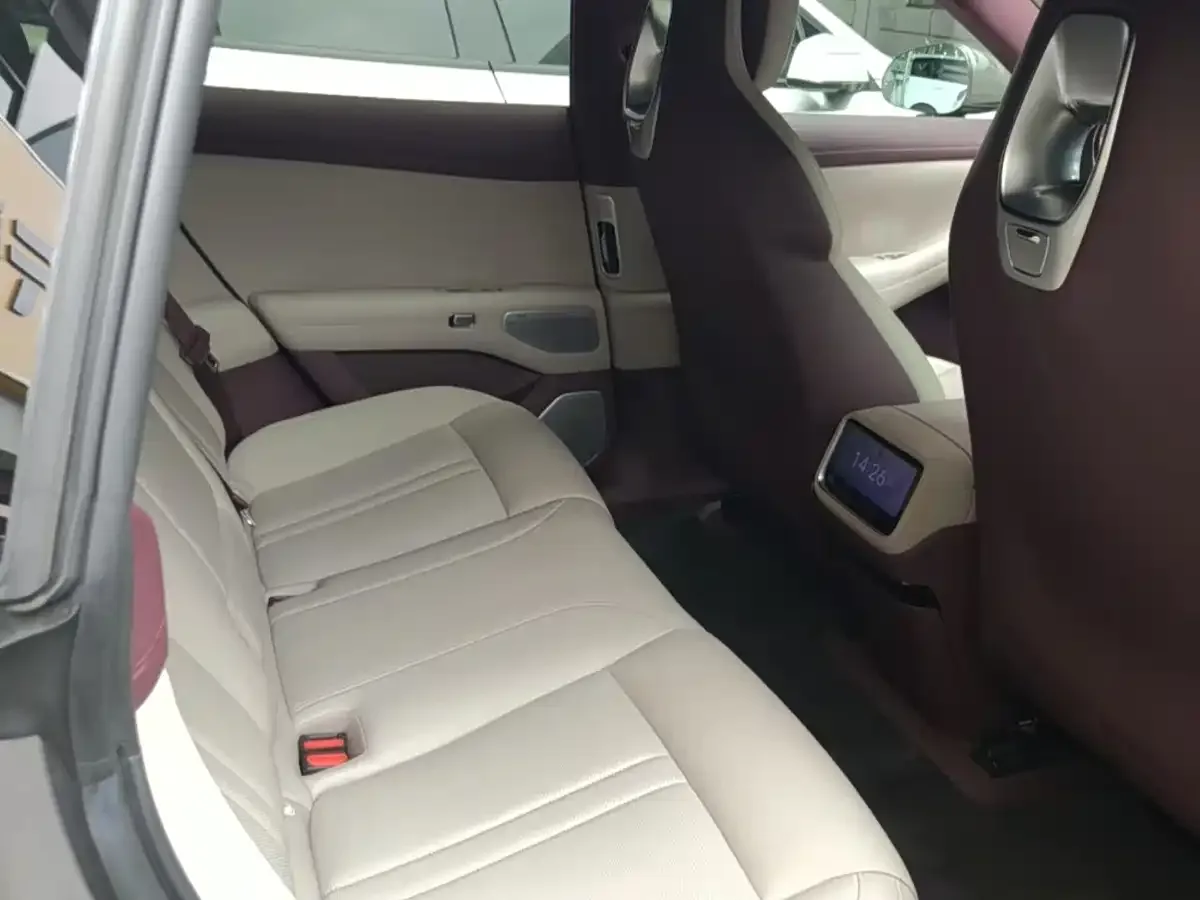 Xiaomi Auto Xiaomi YU7 2025 Ultra Long Range High Performance AWD Max Edition — Фото автомобиля 10