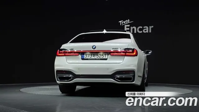 BMW 7-Series — Фото автомобиля 4