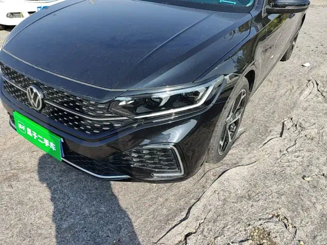 Volkswagen Passat — Фото автомобиля 23