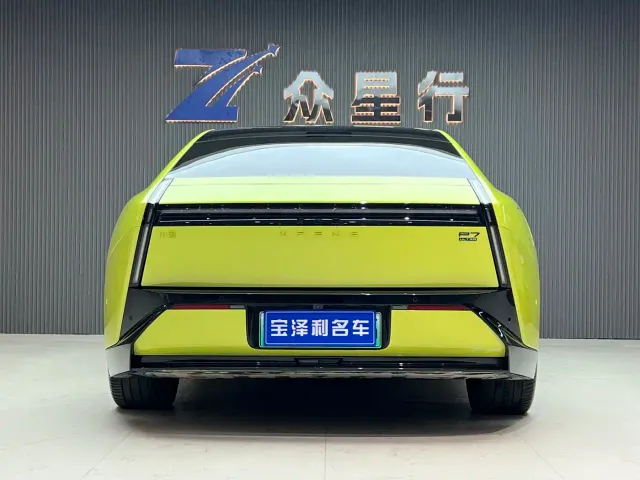 Xpeng P7 — Фото автомобиля 3