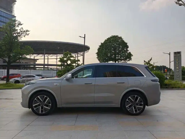 Li Auto L8 — Фото автомобиля 3