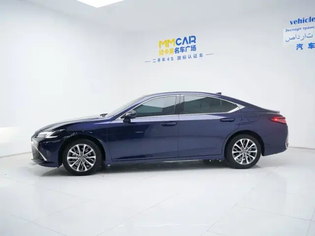 Lexus ES — Фото автомобиля 9