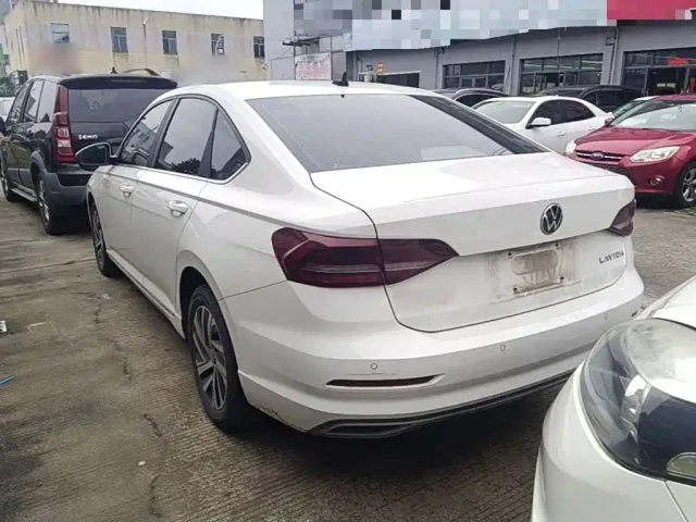 Volkswagen Lavida — Фото автомобиля 4