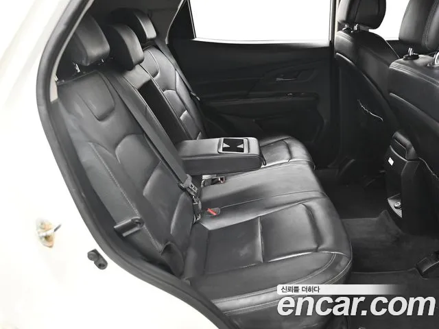 KGM Korando Beautiful — Фото автомобиля 12