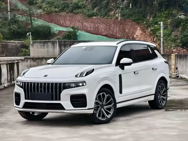 Фотография автомобиля — Lynk & Co 09 EM-P