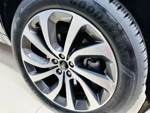 Land Rover Discovery Sport — Фото автомобиля 10