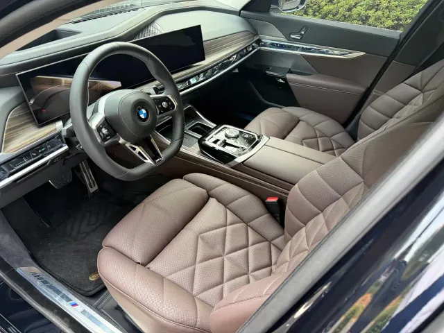 BMW 7 Series — Фото автомобиля 4