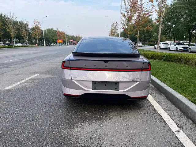 Xpeng P7+ — Фото автомобиля 19