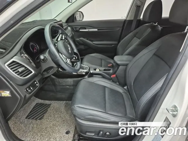 Kia Seltos Seltos Бензин 1.6 Turbo 4WD — Фото автомобиля 11
