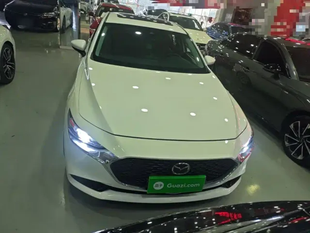 Mazda Axela — Фото автомобиля 2