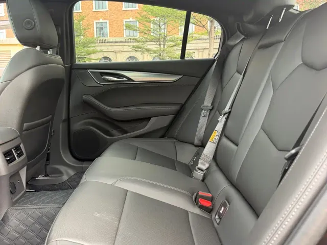 Cadillac CT5 — Фото автомобиля 9