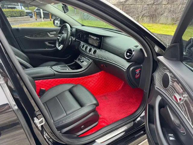 Mercedes-Benz E-Class — Фото автомобиля 9