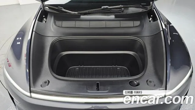 Tesla Model Y — Фото автомобиля 6