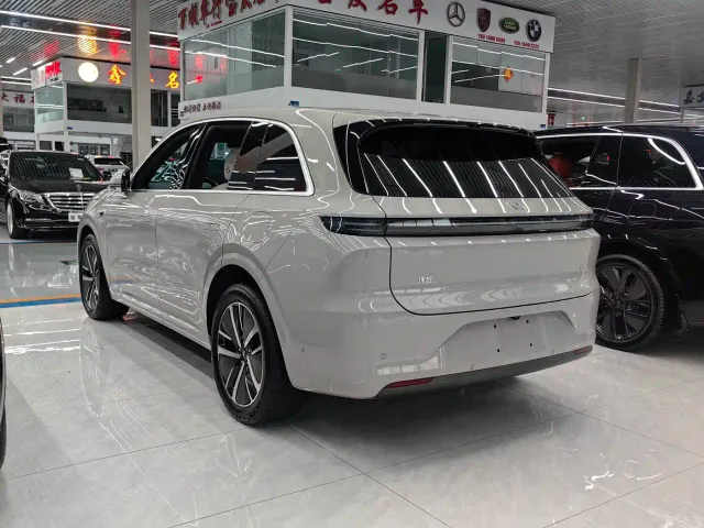 Li Auto L6 — Фото автомобиля 6