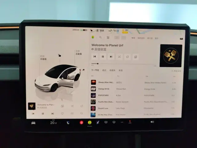 Tesla Model 3 — Фото автомобиля 14