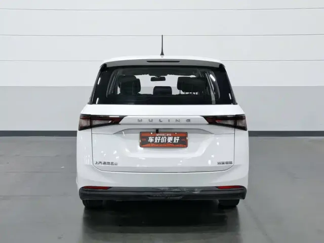 Wuling Jiachen — Фото автомобиля 4