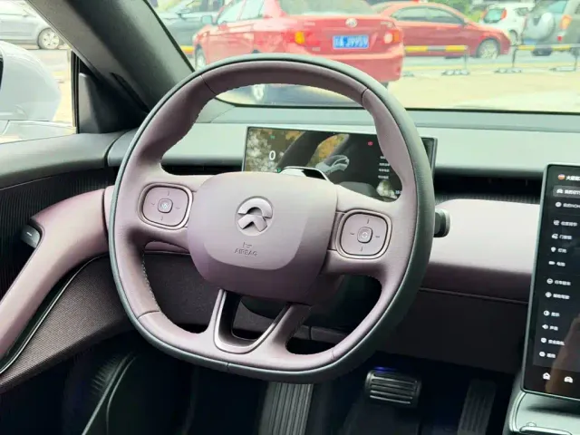 Nio ET5 Touring — Фото автомобиля 15