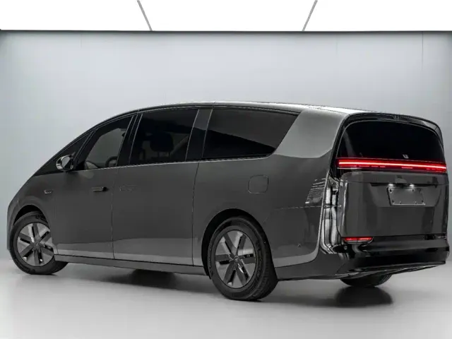 Li Auto MEGA — Фото автомобиля 5