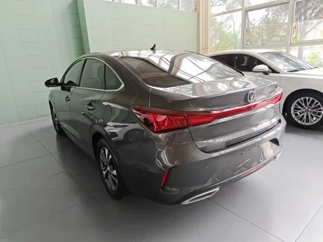 Changan Eado — Фото автомобиля 4