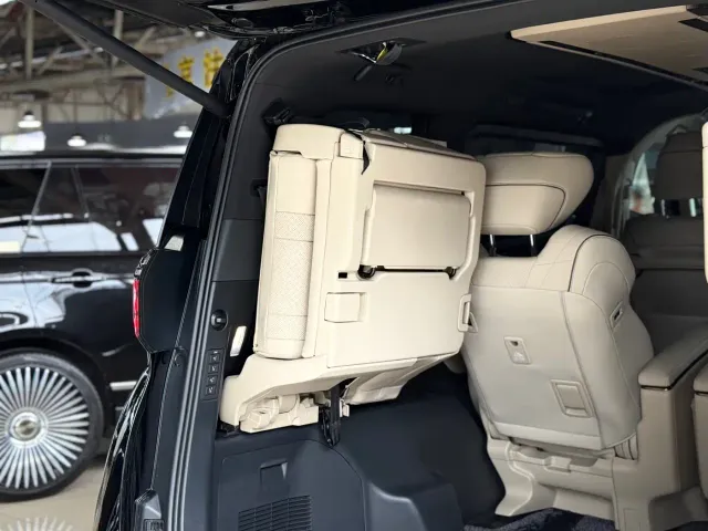 Toyota Alphard — Фото автомобиля 25
