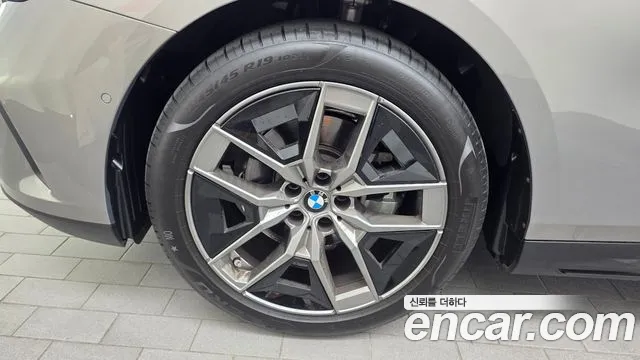 BMW 5-Series — Фото автомобиля 5