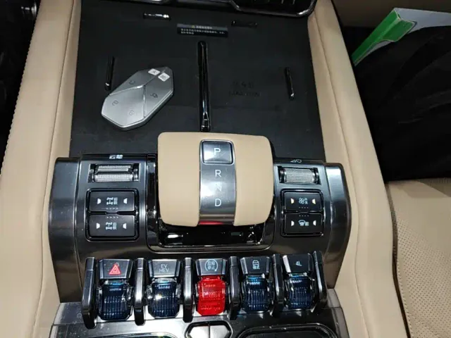 BYD FangChengBao Leopard 8 — Фото автомобиля 13