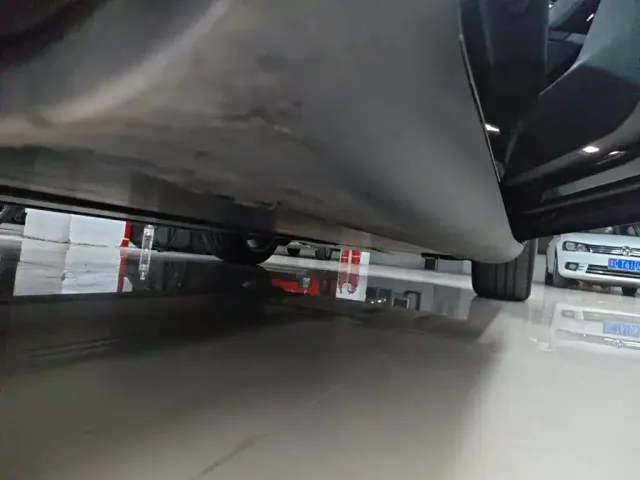 Tesla Model Y — Фото автомобиля 20