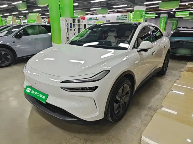 Фотография автомобиля — Onvo L60